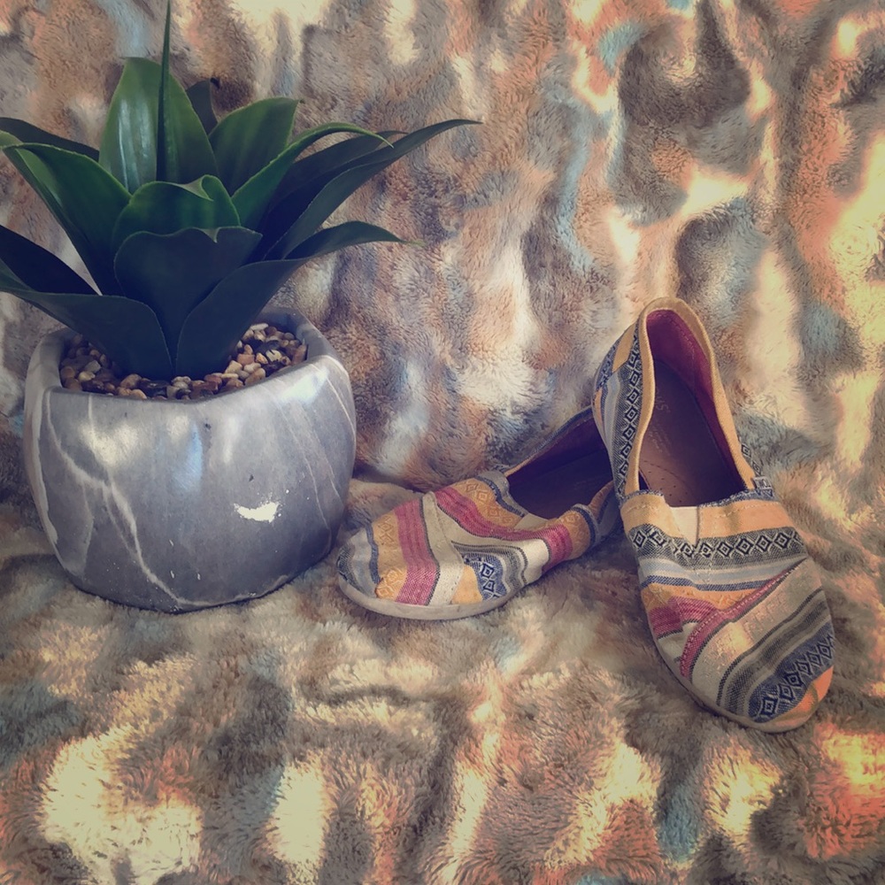 Toms